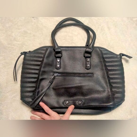 ON HOLD - Picture 3 of 7